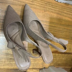 Pointed-Toe Taupe Slingback Heels with Bow Accent